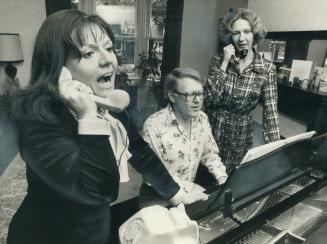 Stuart Hamilton rehearses the first production of this season's Opera in Concert with soprano Carrol Anne Curry (left) and his sister, actress Patrici(...)