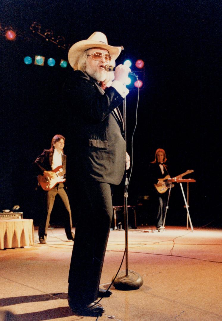 Canada's Wilburys?: From left, Bryan Adams, Ronnie Hawkins, Gordon Lightfoot, Robbie Robertson and Burton Cummings?