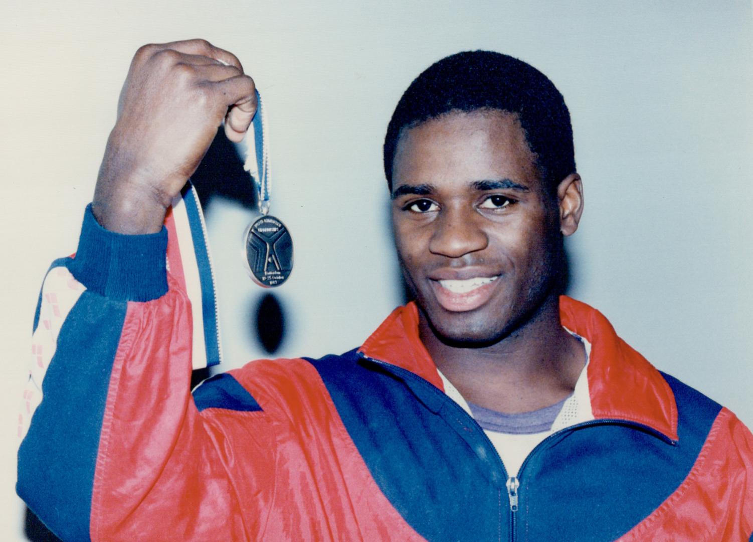 Mississauga's Curtis Hibbert takes a silver: He's the first Canadian gymnast medal winner