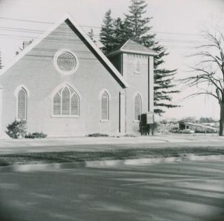 Newtonbrook United Church, Yonge Street, east side, south of Cummer Ave., Toronto, Ontario. Ima…