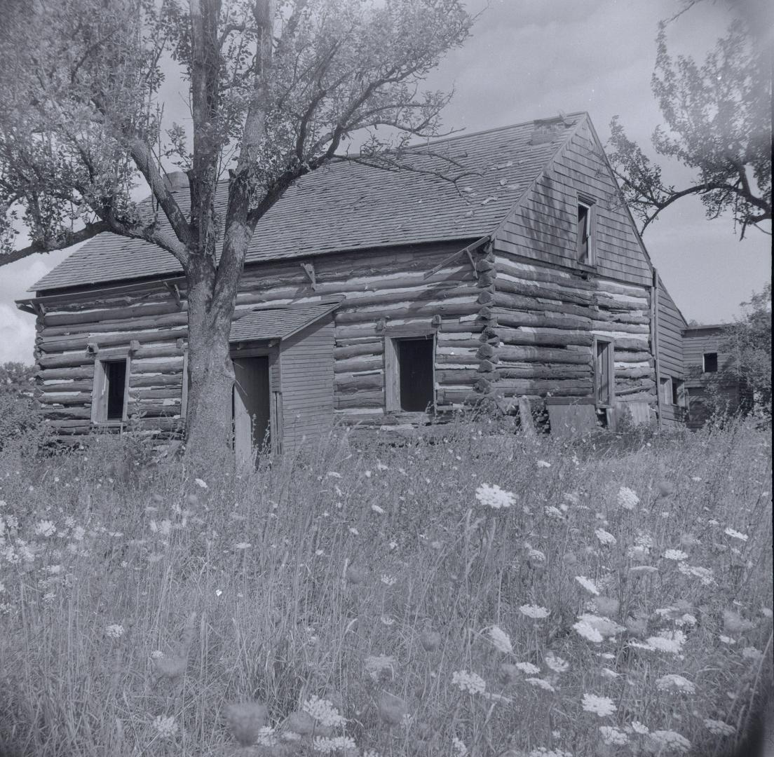 Coulson log cabin (1815-1956) on the northwest corner of Victoria Park Avenue and Parkwoods Village Drive