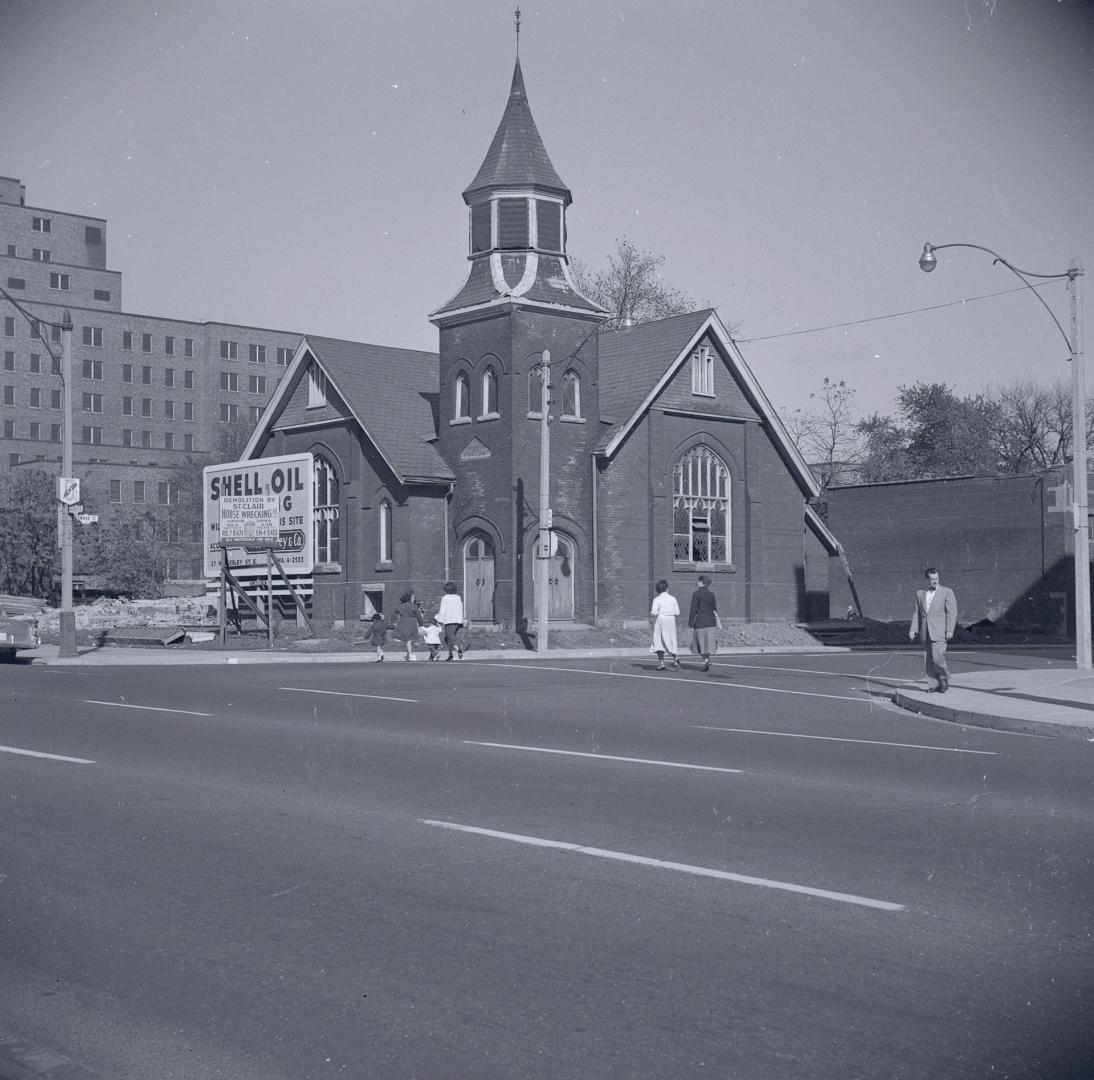 Baptist church being demolished, northeast corner of Edward St