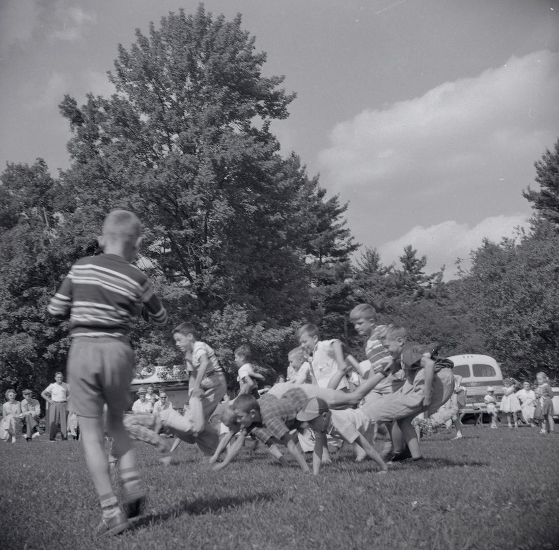 Willowdale Baptist Church picnic at Woodland Park on the north side of Steeles Avenue East, opposite the north end of Scarborough's Reesor Road