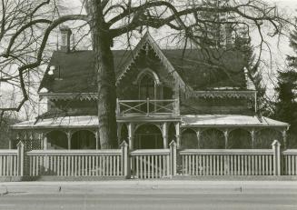 Hillary House, Aurora