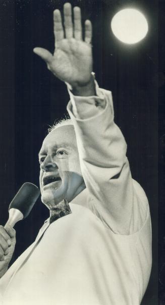 Comedian Bob Hope at the Canadian National Exhibition: Fortunate to have him in Toronto: reader says in letter at left