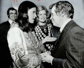 Kahn-Tineta horn: left: Eva Gordon: mayor David Crombie: Kahn-Tineta discussed plight of Canadian Indians with party guests