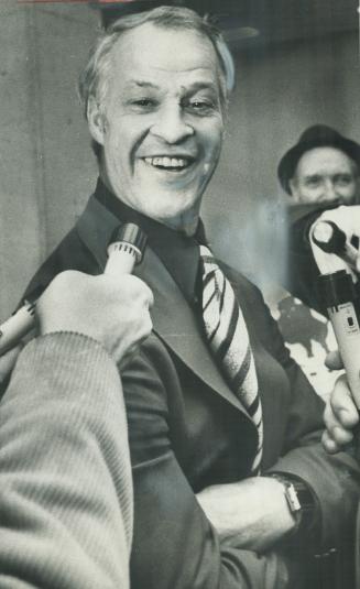 Hockey veteran Gordie Howe. He's sorry that he wasn't younger