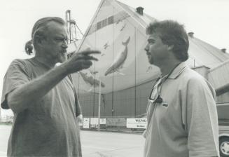 Wyland (r), Bob Hunter (l)