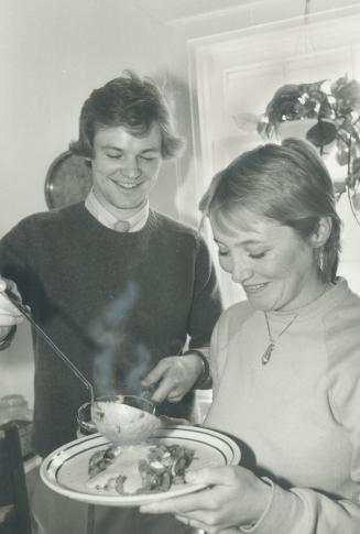 Welsh cuisine isn't fancy but that doesn't mean it's dull, says actor Geraint Wyn Davies, who serves rarebit to his friend Mary Haney