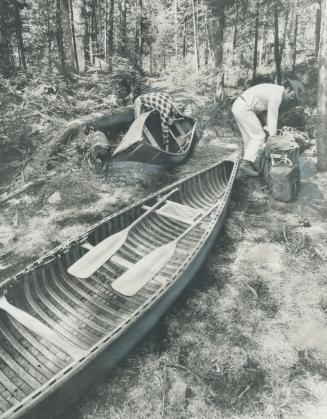 Canoeing uncovers the unspoided wilderness for you in Algonquin Park