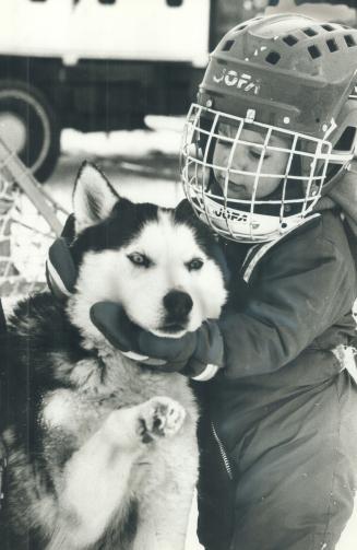 Urging huskies to the finish. It's mush mush all the way, as the dog sled teams of Bruce Facini, left, and Anthony Terpstra finish an eight kilometre (...)