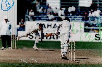 Batsman Salim Malik and India's Venkatesh Prasad