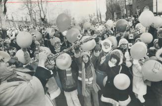 Ca-na-da's Bobby Gimby steps out in the Grey Cup parade as Hamilton revs up for the Tiger-Cats, Roughriders game