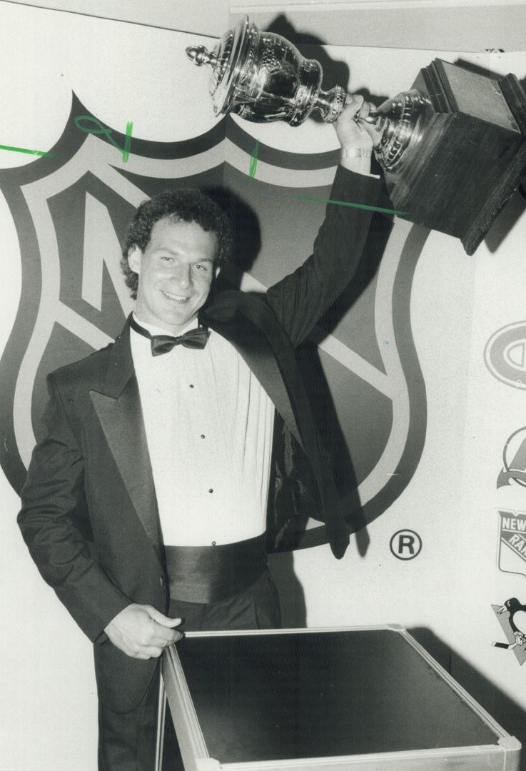 Honor Roll: Clockwise from bottom right, Calgary's Joe Mullen, Joe Nieuwendyk and Mike Vernon, and injured Hab Bob Gainey, are proven winners