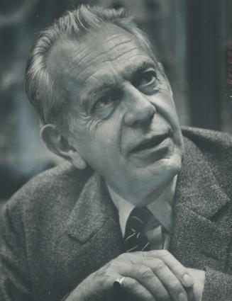 'Retired' Raymond Massey. He won't do any of today's 'nonsense'