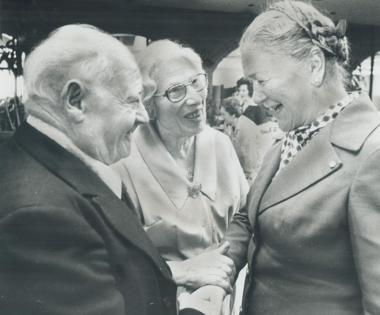 Congratulating the newlyweds. Lieutenant-Governor Pauline McGibbon congratulates 88-year-old Giuseppe Cicchinelli and his 85-year-old wife during her (...)