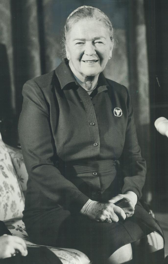 Dedication service. Lieutenant-Governor Pauline McGibbon will be among the guests at a dedication service May 21 to celebrate the new stained glass wi(...)