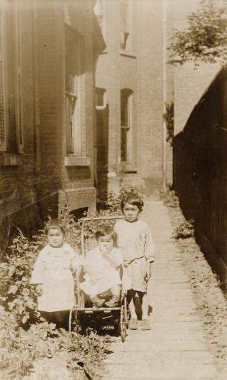 Portrait of Joe Mah, Ruth Ma, and Ruby Ma