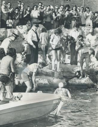 Crowds gathered at the water's edge to see 16-year-old Cindy Nicholas finish her Lake Ontario swim