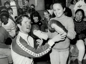 Ready to fight, Welterweight Shawn O'Sullivan had an audience of Grade 6 pupils from Winchester Public School when he worked out at the Cabbagetown Yo(...)