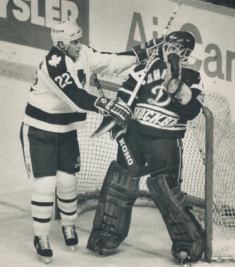 Glasonost greetings, The goodwill of glasnost was strained slightly last night at Maple Leaf Gardens, when Scott Pearson of the Leafs had a special we(...)