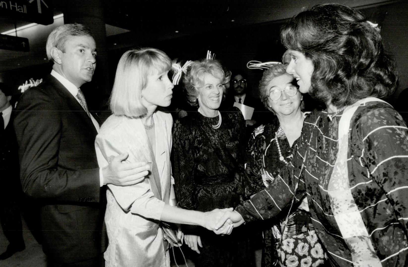 A Peterson vote of confidence. Ontario Premier David Peterson and wife Shelley welcome Brenda Muncaster to a Liberal party fundraiser last night, whil(...)