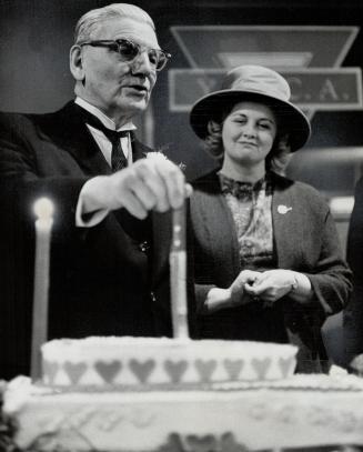 Sen. Arthur Roebuck celebrated his 85th birthday yesterday. With him is Mrs. Howard Stevens, president of Toronto Women's Liberals