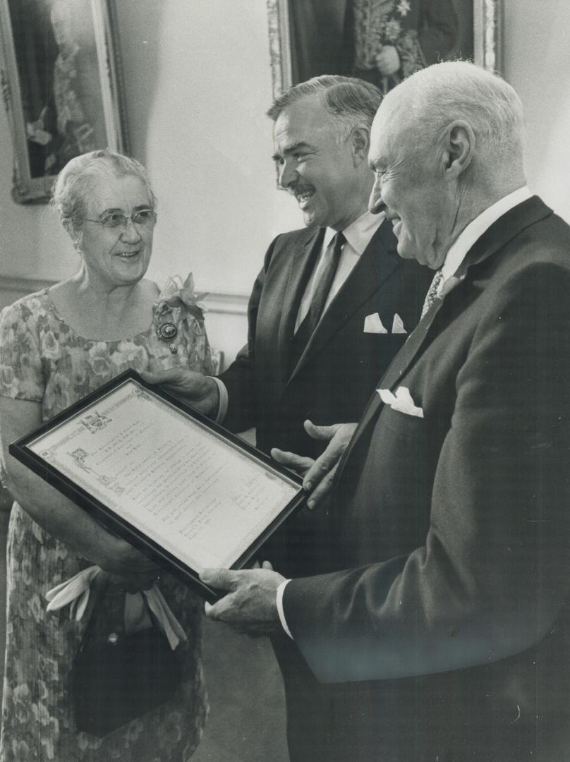 Day to remember. Lieutenant-governor W. Earl Rowe and Mrs. Rowe celebrated their 50th wedding anniversary yesterday with near-surprise party for them (...)