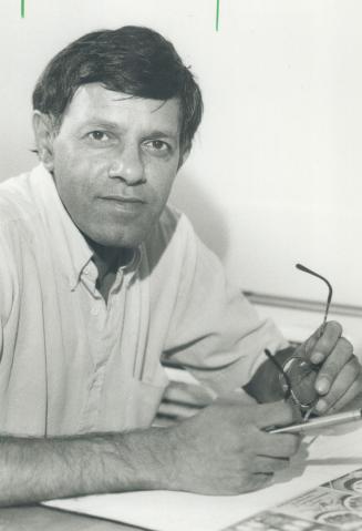 Prior to 1985 in the area of armed struggle the ANC were the players and the people were spectators, says Yusuf Saloojee, the ANC's chief Canadian rep(...)