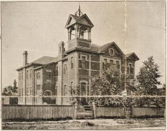 Eglinton Public School, Erskine Avenue, north side, east of Yonge Street, Toronto, Ontario. Ima…