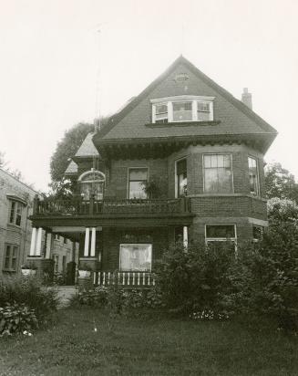 Dunn Avenue, west side, between King Street West and Queen Street West, Toronto, Ontario