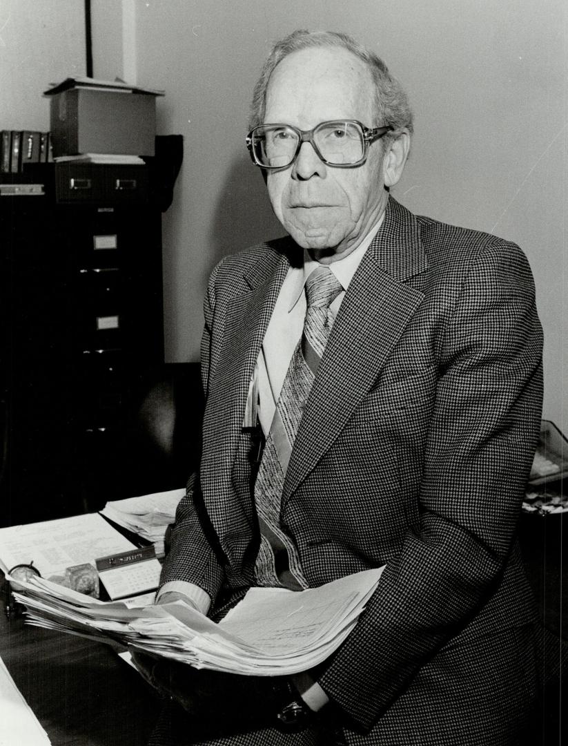 Government critic: In the light of current Ottawa policy, the time has arrived for all business people to re-examine our financial and moral support of the federal Liberal party, says F. E. Church, in letter at left.