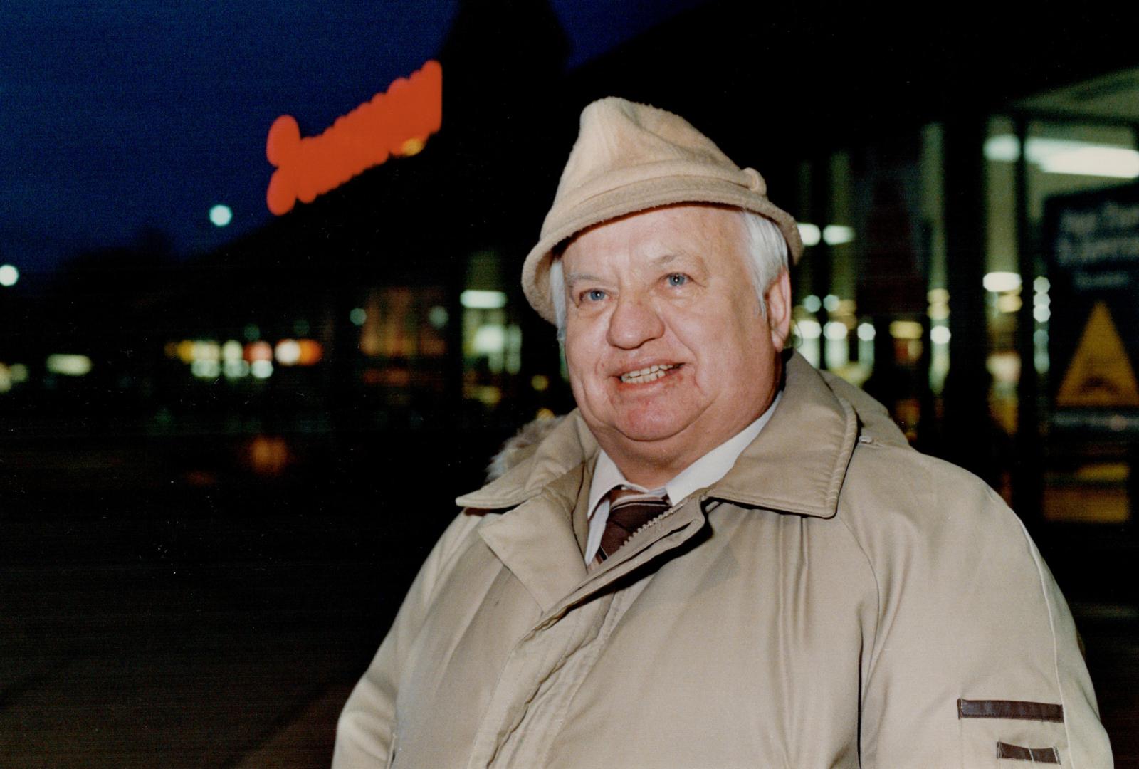 Got involved: Walter Moyseuik, 66, left, and Bruce Melancon, 65m had never met, but on Saturday they teamed up to save the life of shooting victim Sue Mulligan outside an Etobicoke food store