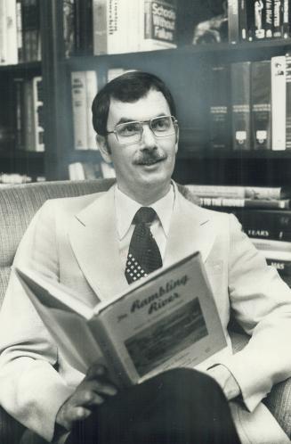 Yea. To Principal John Plumpton of Jane Junior High School in North York for trying to get more students to read books. Twice a week staff and students are given 50 minutes of the day just to read - anything they like. Some of them may discover that reading is a joy, even though it's a little more work than watching a TV scree. It's a nice idea.