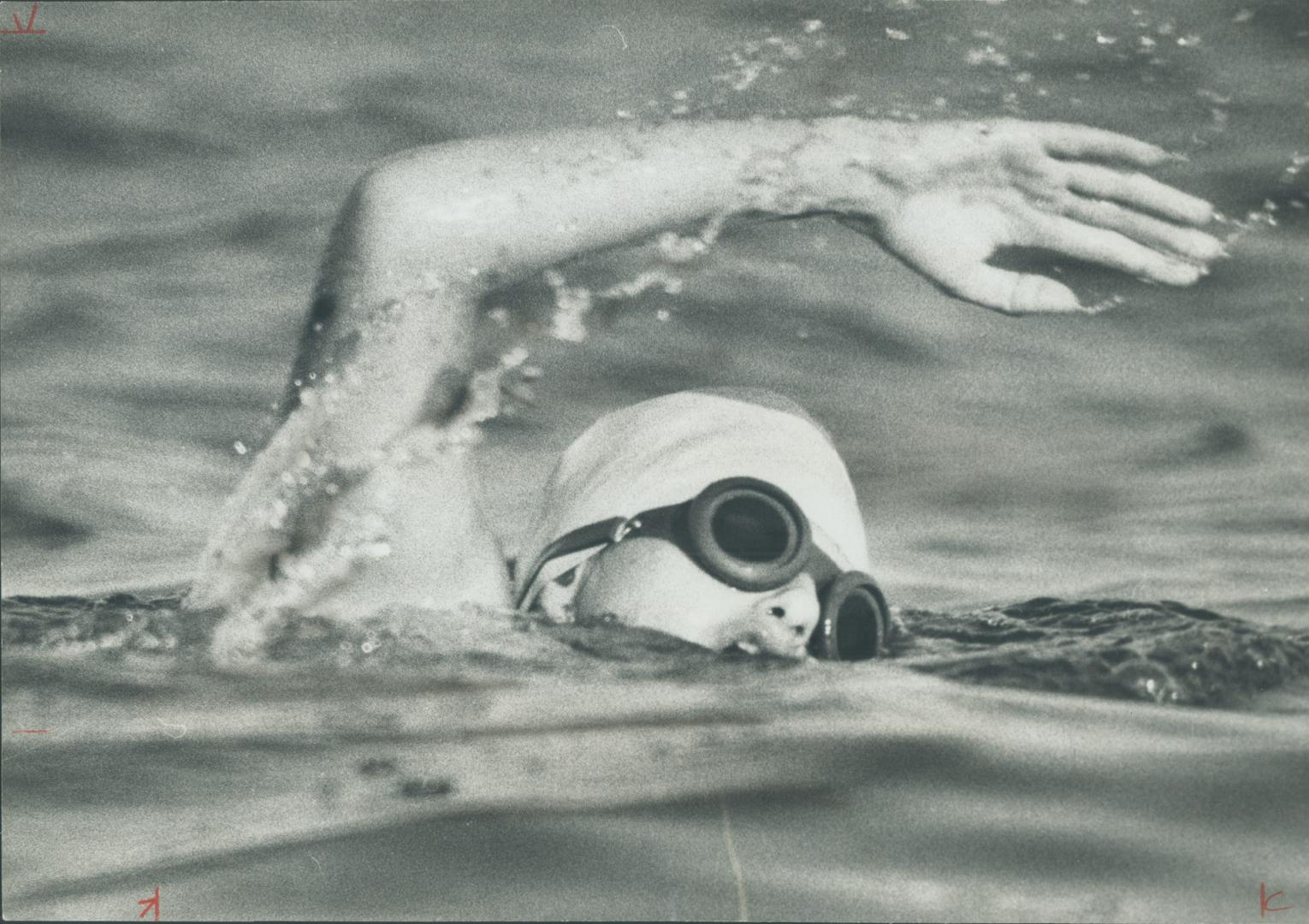 Angela Kondrak strokes on in her unsuccessful attempt to beat Lake Ontario.