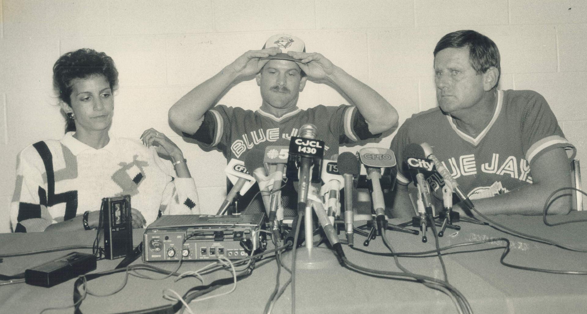 Flanked by his wife Angela and Blue Jays manager Jimmy Williams, vanishing outfielder Rick Leach sought to ally the curiosity of those who wondered why he hadn't shown up for Tuesday night's game in Seattle