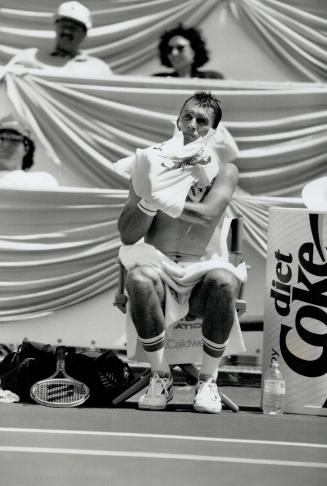 Ivan Lendl was his old cool, collected self in advancing to the Canadian Open tennis finals, defeating Wally Masur in a semifinal yesterday.