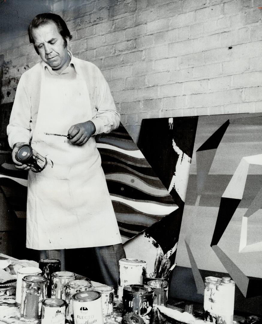 Jules Loeb paints in spare time. The financier gives his work to family and friends.