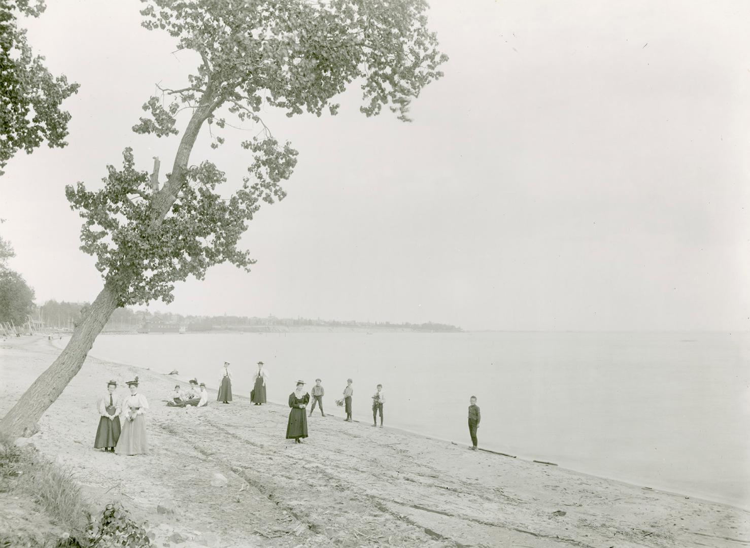 Sir Casimir Gzowski Park; beach at foot of Ellis Ave., north of present Sir Casimir Gzowski Park. Toronto, Ont.