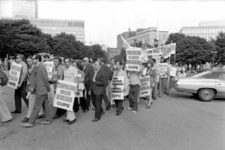 Hospital workers on strike