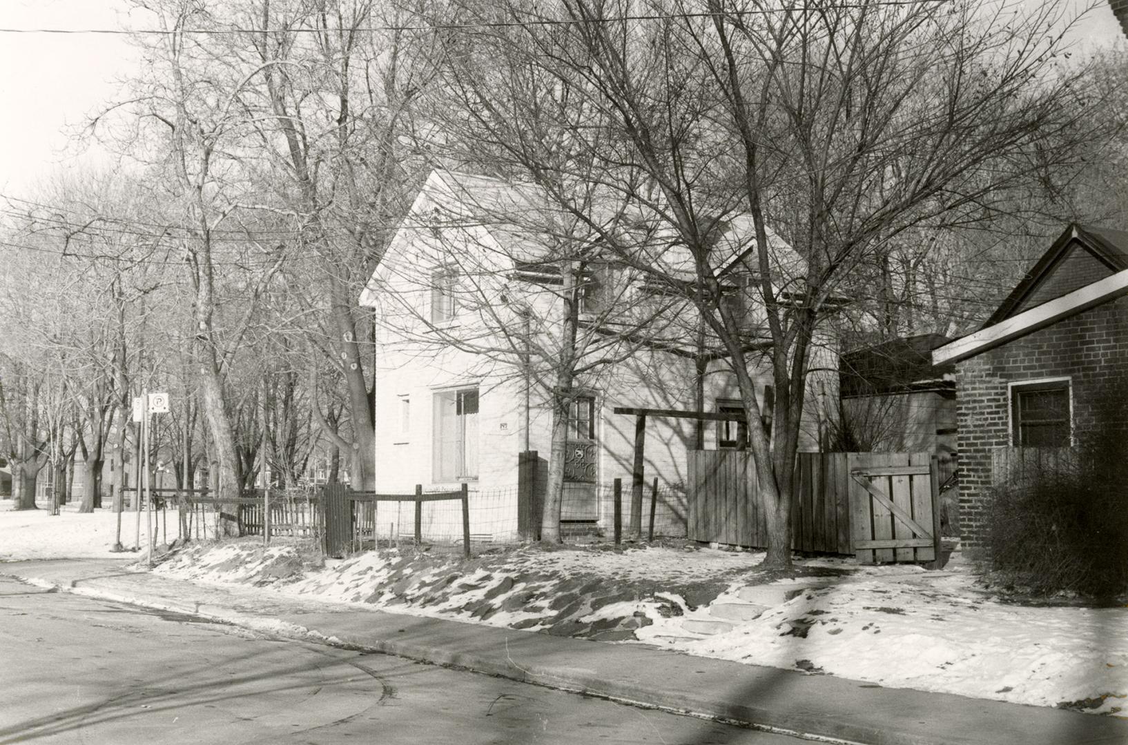 Gladstone Avenue, southeast corner of Dufferin Grove Park, Toronto, Ont.