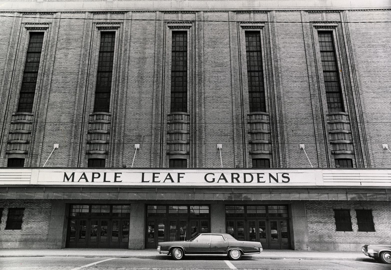 Traders' turf: Outside the Gardens