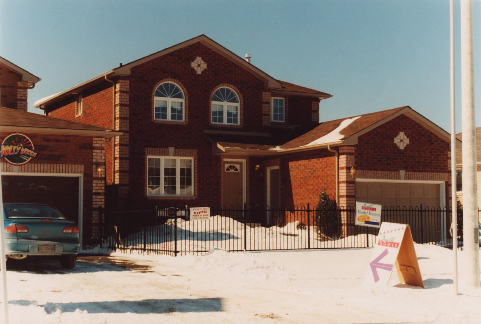 Detached home at Holly Woods, by Pratt Homes. Barrie, Ontario