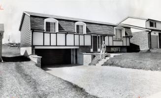 Palm model house in Bayview Woods, Barrie, Ontario