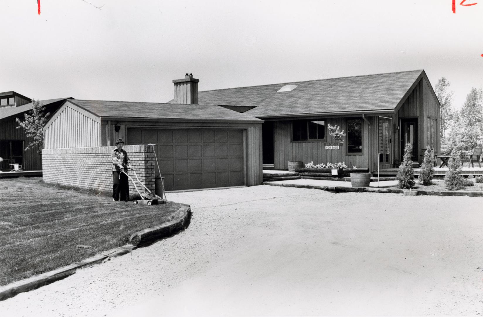 Birchdale home, Bayshore Village. Ramara, Ontario