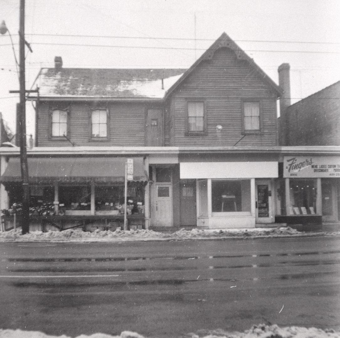 Bedford Park Hotel, Yonge Street, west side, south of Fairlawn Avenue, Toronto, Ontario. Image …