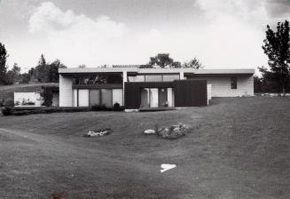 House that burrows into the ground won an award from the Canadian Housing Design Council. Caledon, Ontario