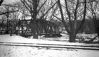 Riverdale Park, foot bridge across Don R