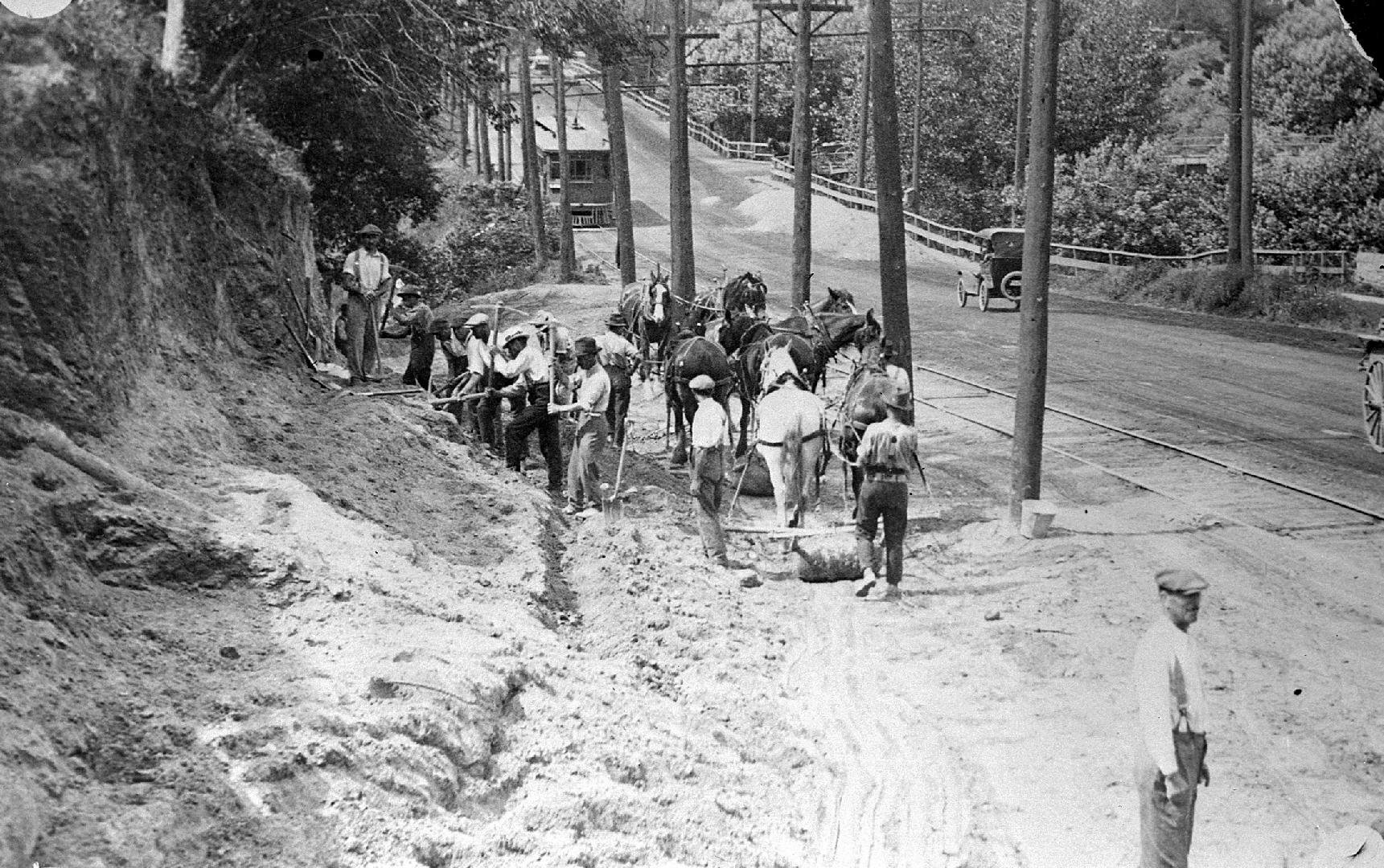 Yonge Street looking north from north of Glengrove Avenue. Image shows a lot of construction wo…