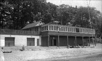 Balmy Beach Club, Balmy Beach Park, foot of Beech Avenue